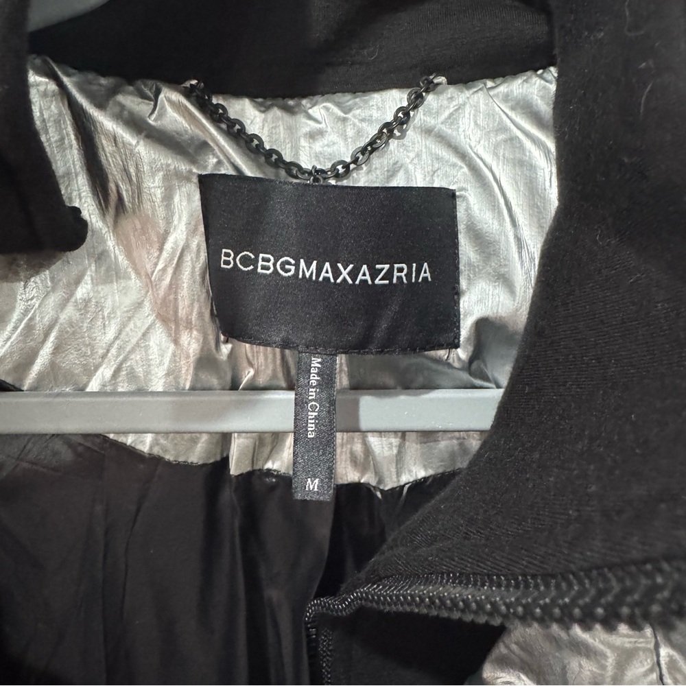 Metalic Silver Puffer Coat Size Medium BCBG Maxazria - Picture 7 of 10